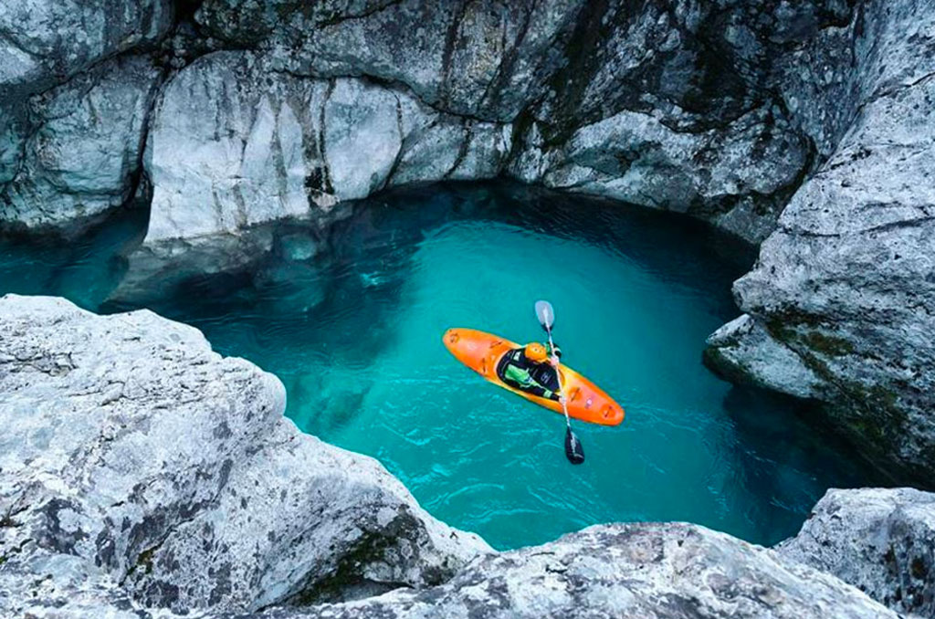 Prvi društveni izlet starih pičk: Posočje