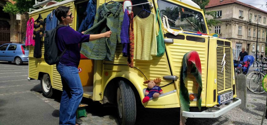 Pozna reportaža: Garažna razprodaja in 2. najkrajši sejem